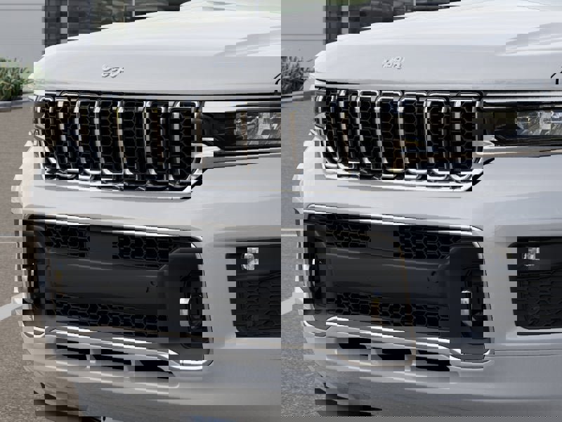 New 2025 Jeep Grand Cherokee L Overland w/ Rear Seat Video Group I image 50