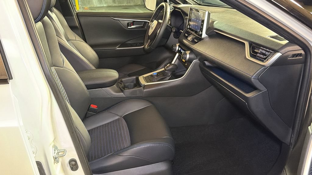 Used 2020 Toyota RAV4 XSE AWD/4WD image 9