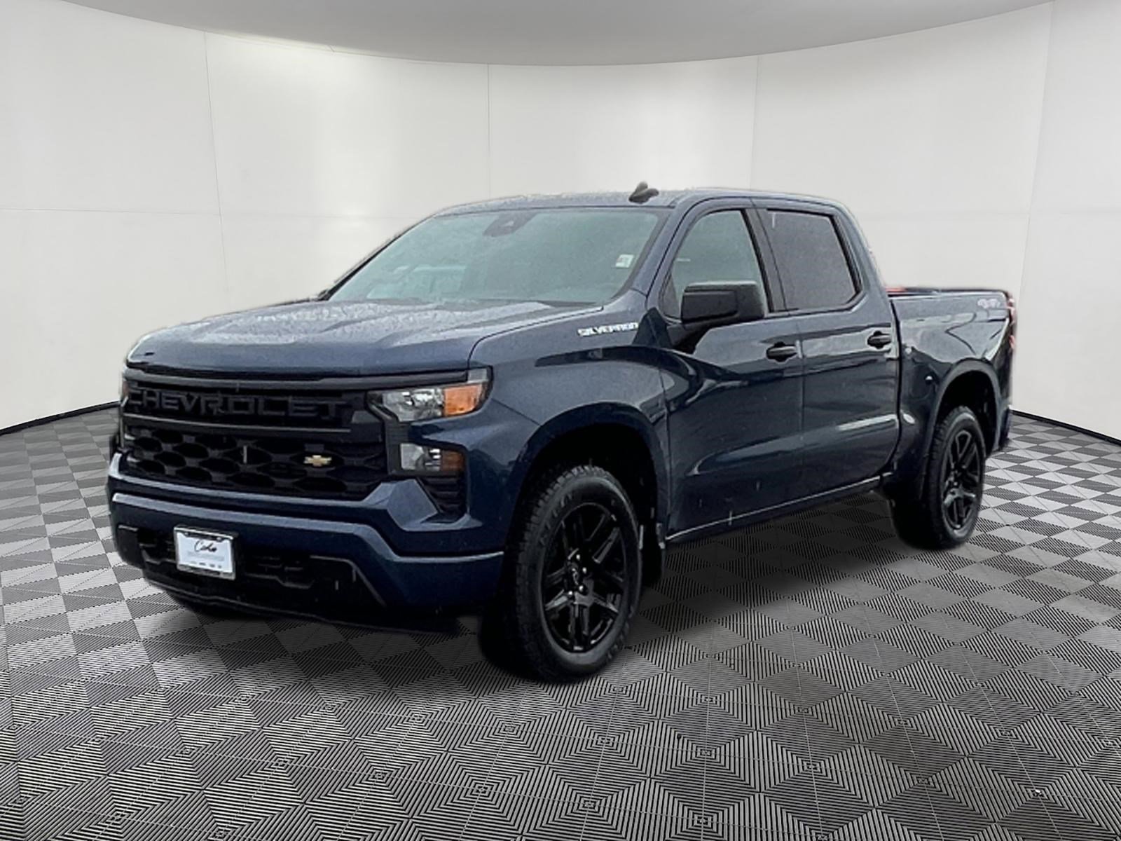 Used 2022 Chevrolet Silverado 1500 Custom image 3