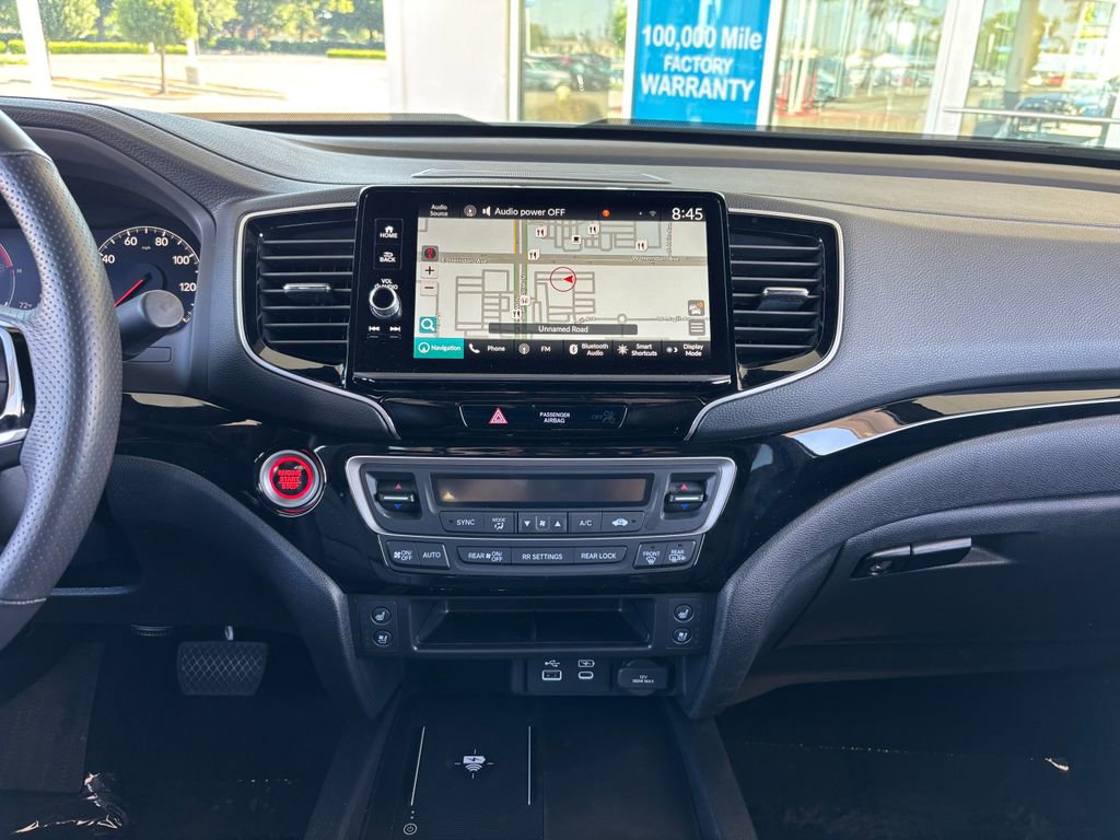 Used 2025 Honda Ridgeline Black Edition image 13