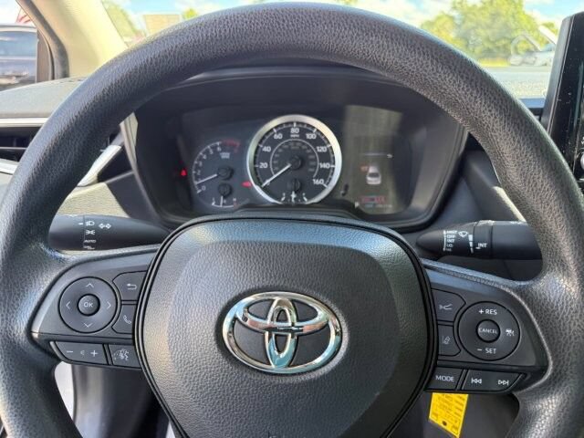 Used 2022 Toyota Corolla LE FWD image 16