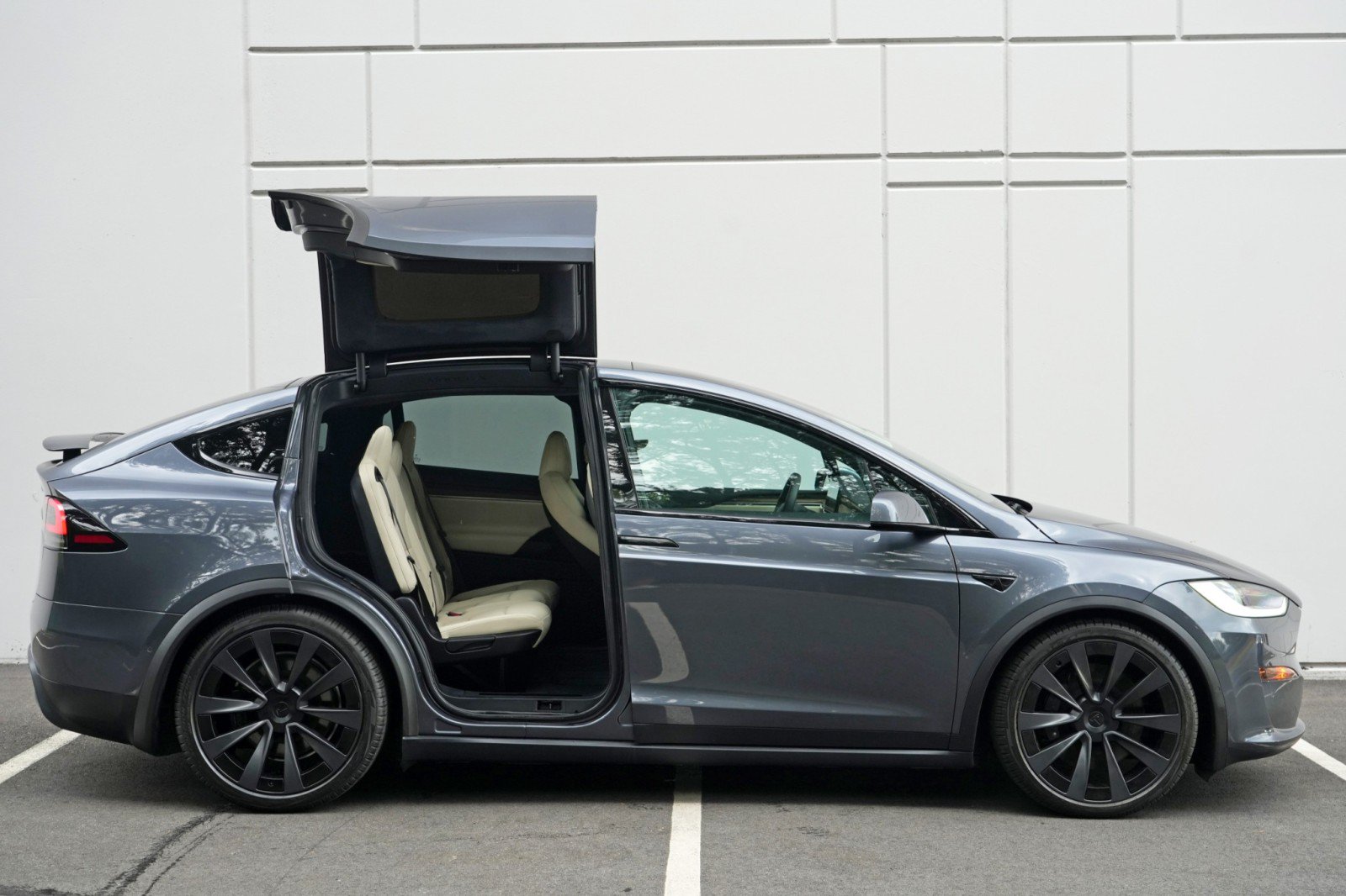 Used 2023 Tesla Model X AWD/4WD image 55