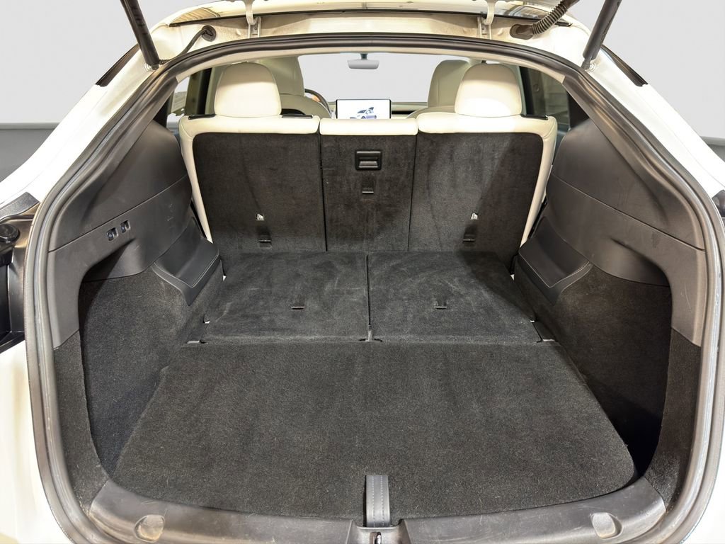 Used 2022 Tesla Model Y Long Range AWD/4WD image 19