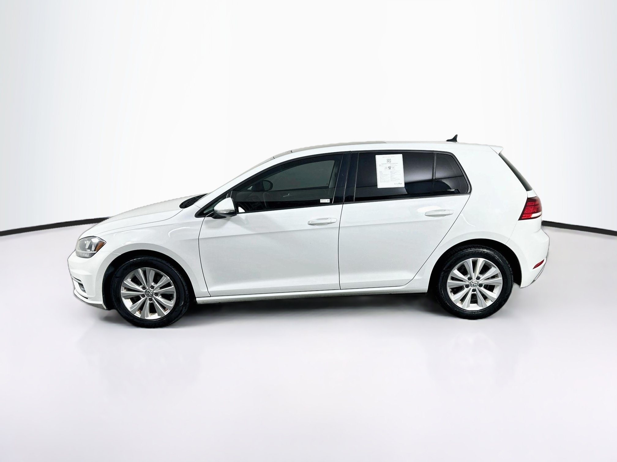 Used 2020 Volkswagen Golf 4-Door FWD image 4