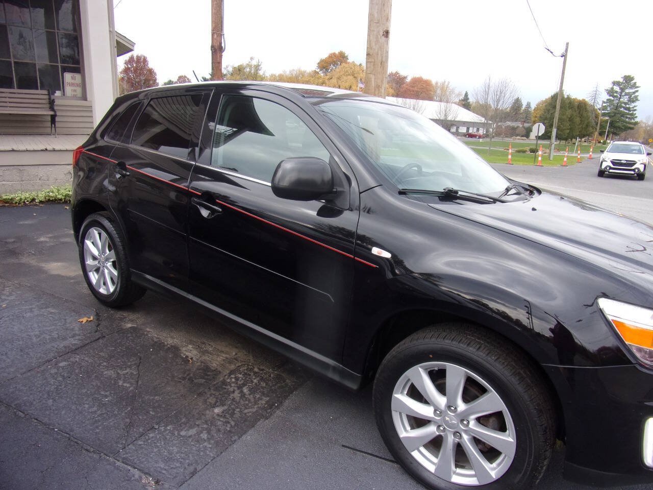 Used 2015 Mitsubishi Outlander Sport SE AWD/4WD image 4