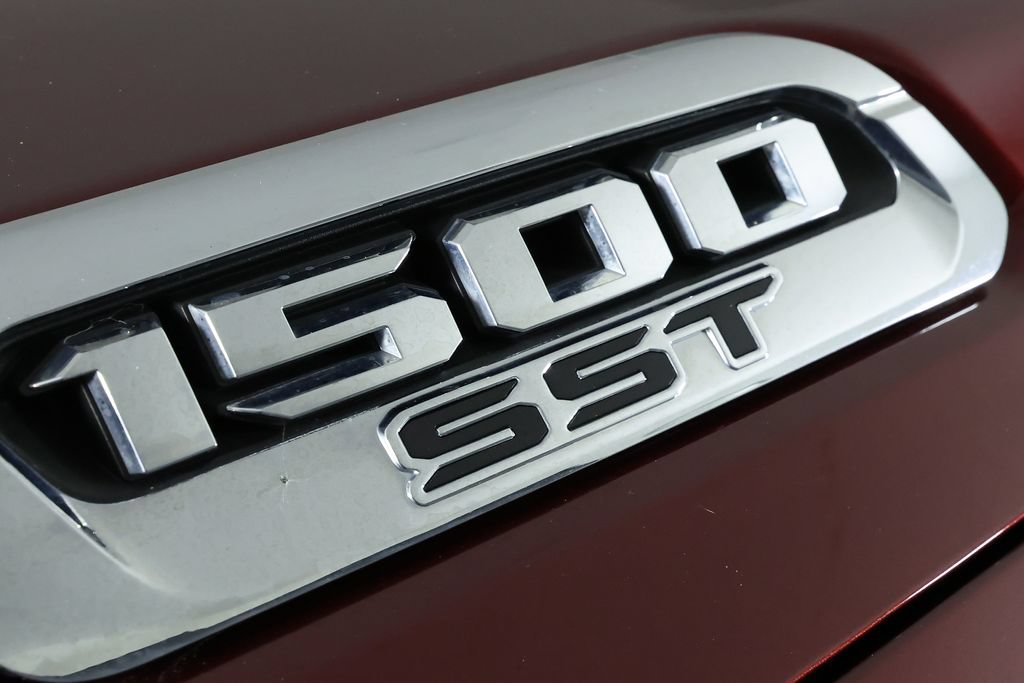 Used 2025 RAM 1500 Laramie AWD/4WD image 45