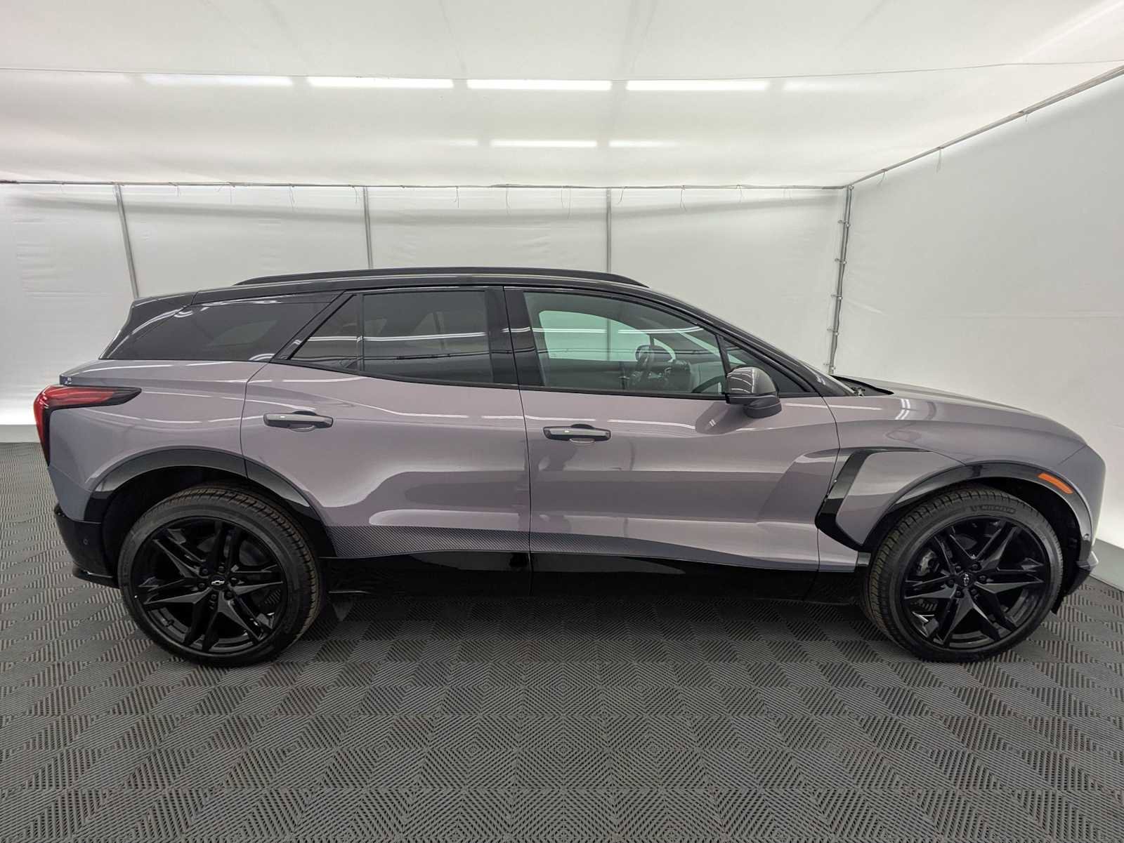 New 2026 Chevrolet Blazer EV RS w/ LPO, Blackout Package AWD/4WD image 7