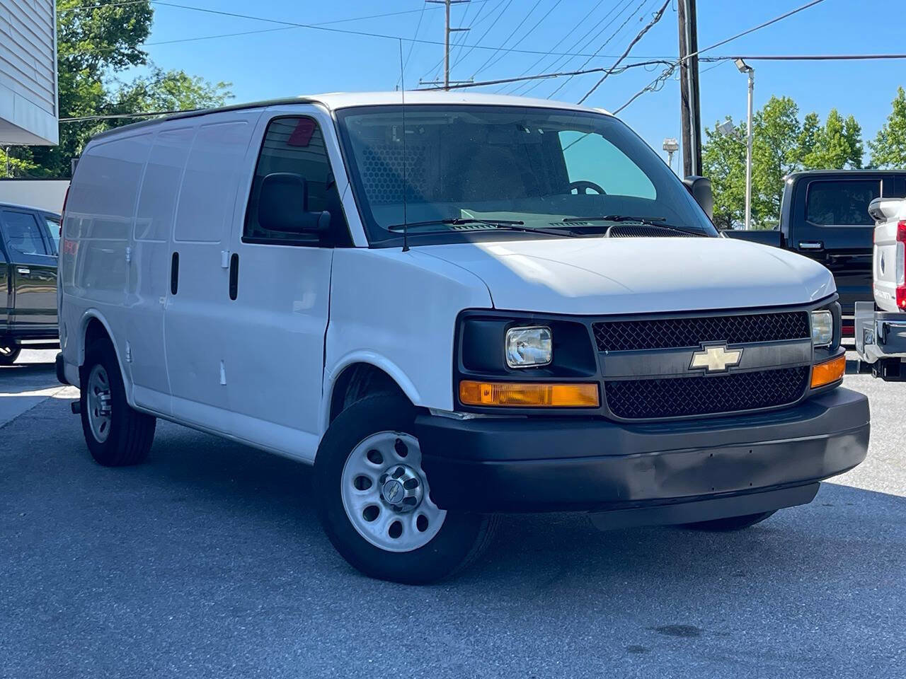 Used 2014 Chevrolet Express 1500 RWD image 1
