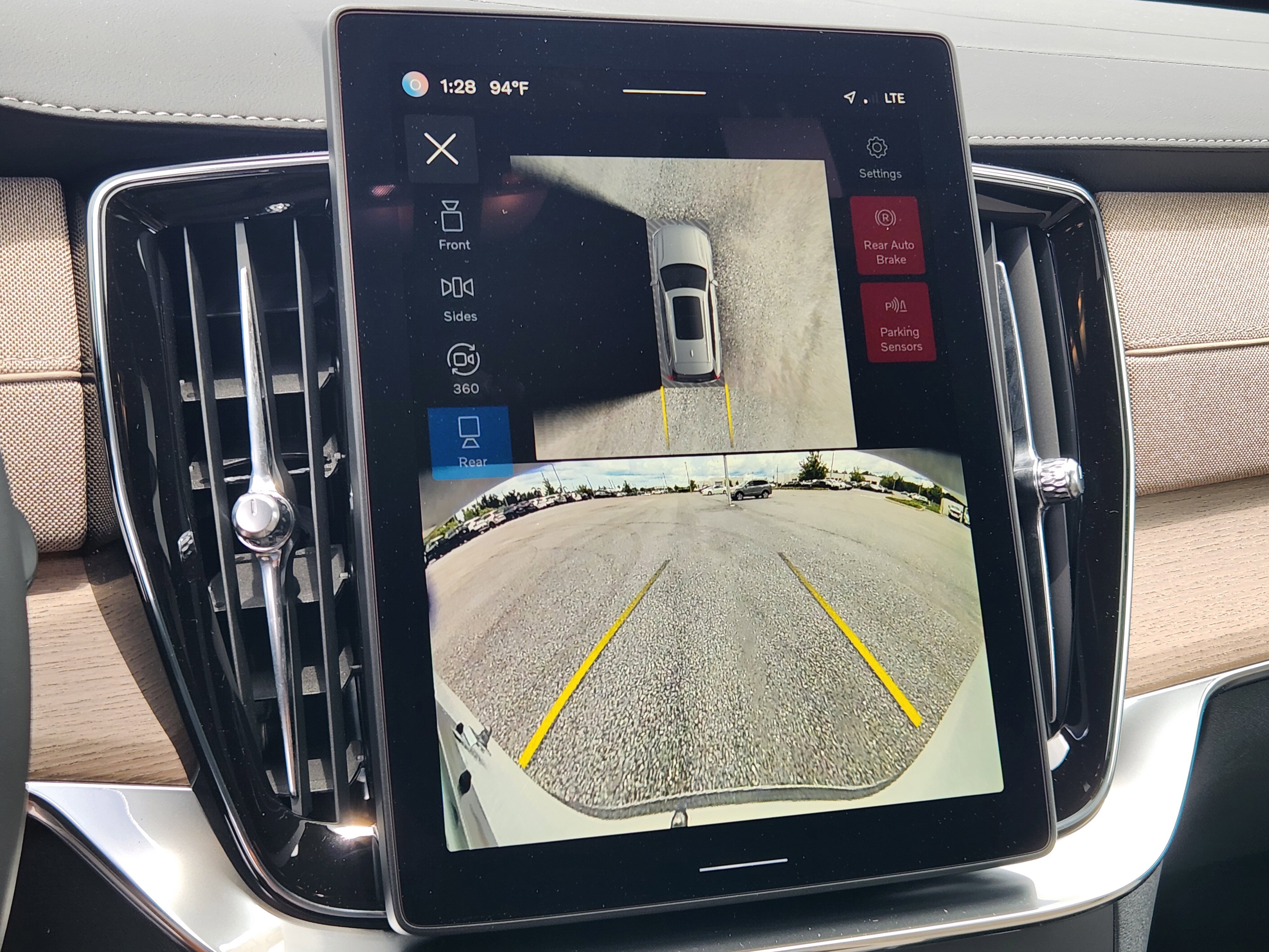 New 2025 Volvo XC90 T8 Plus w/ Protection Package image 28