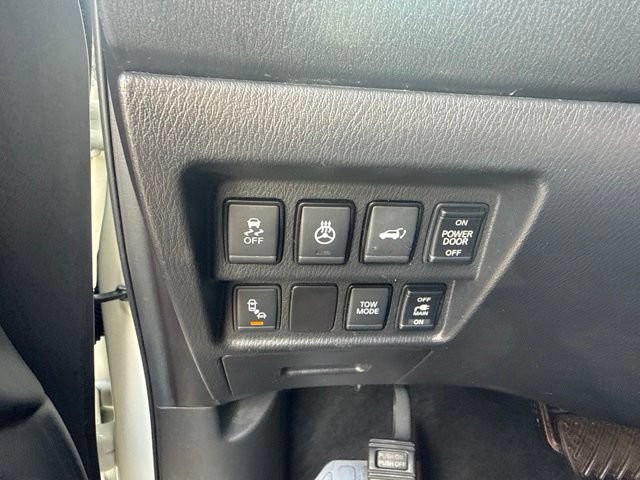 Used 2017 Nissan Pathfinder Platinum w/ Midnight Edition Package FWD image 24