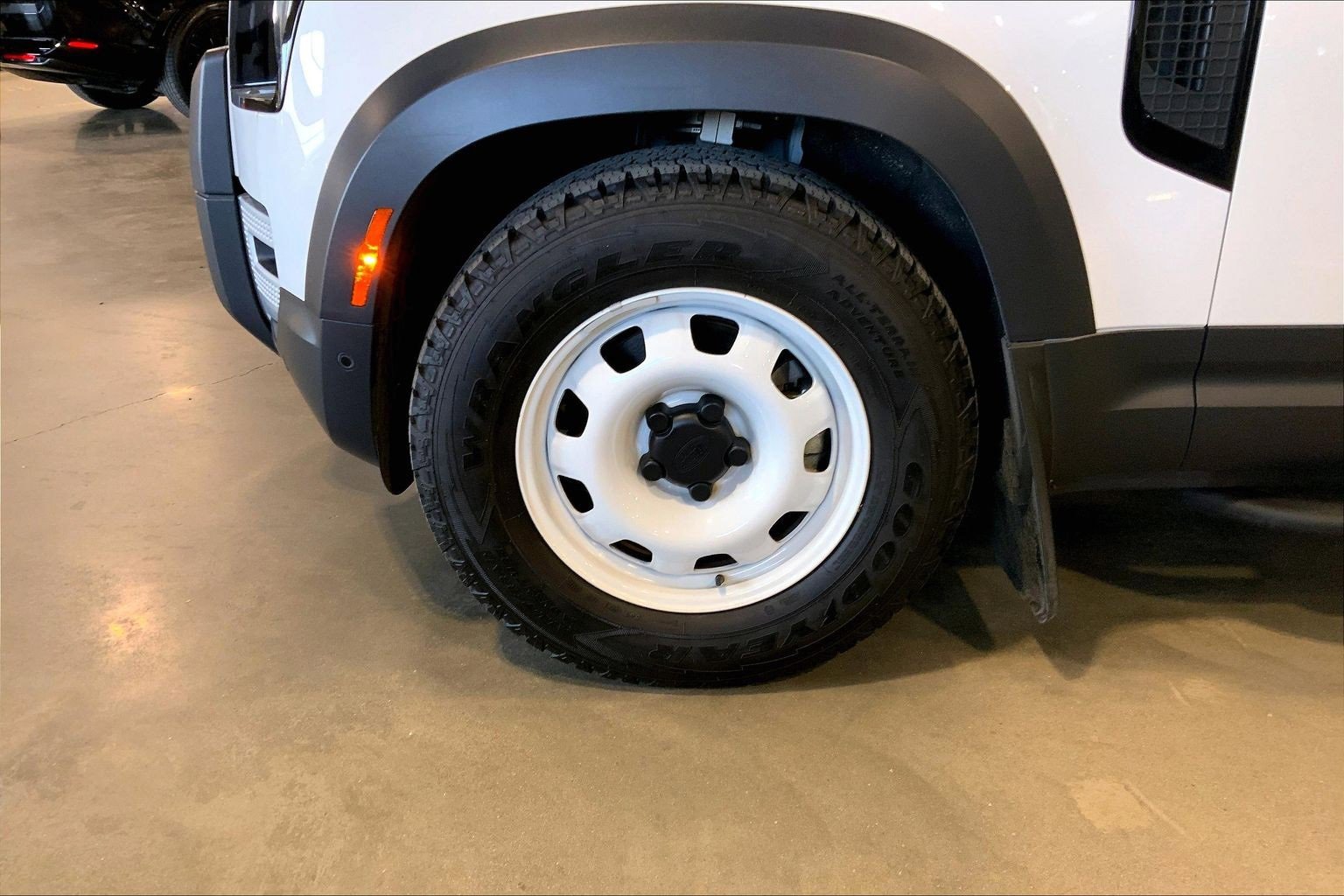 Used 2023 Land Rover Defender 110 S image 5