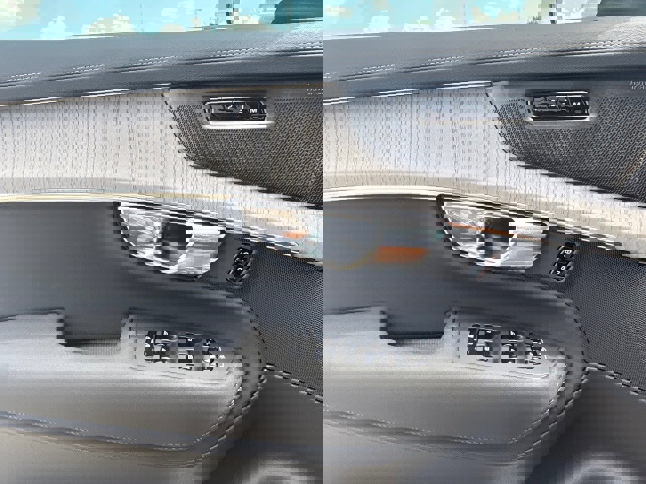 New 2026 Volvo XC90 B5 Ultra w/ Protection Package Premier image 16