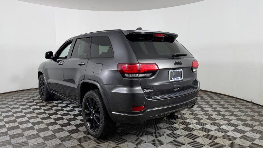Used 2018 Jeep Grand Cherokee Altitude AWD/4WD image 6
