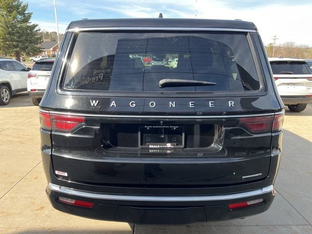Certified 2024 Jeep Wagoneer Series II w/ Flexible Seating Group AWD/4WD image 5
