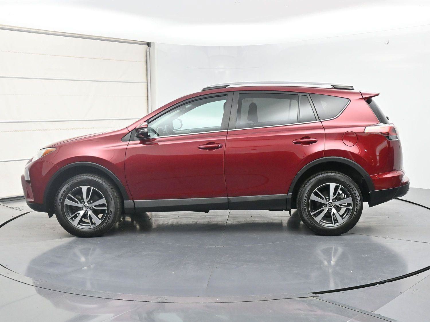 Used 2018 Toyota RAV4 XLE FWD image 19