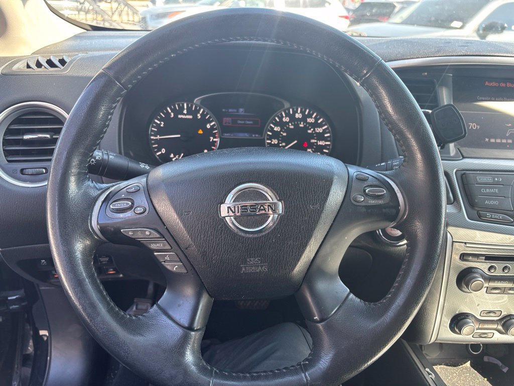 Used 2017 Nissan Pathfinder 4WD image 16