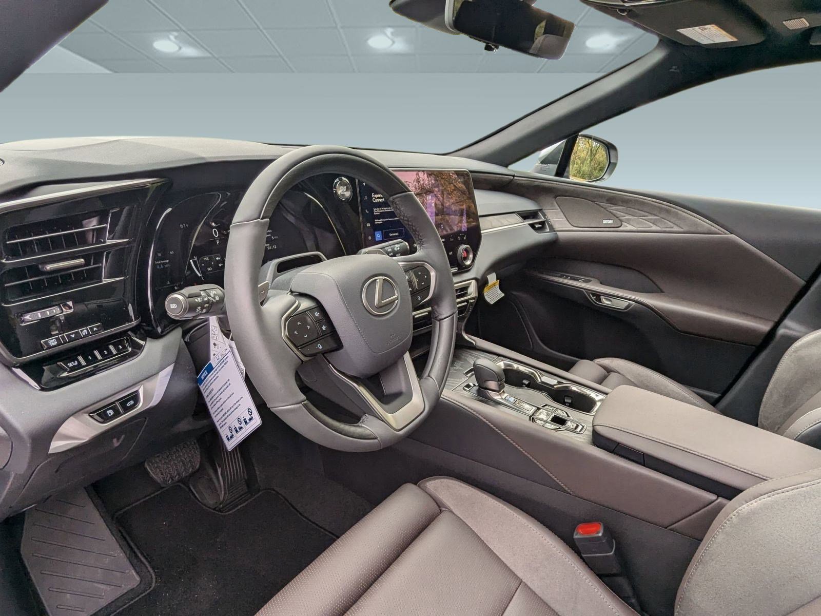 New 2025 Lexus RX 350 w/ Luxury Package image 4