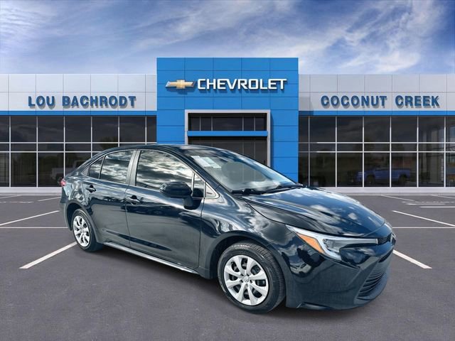 Used 2026 Toyota Corolla LE image 2