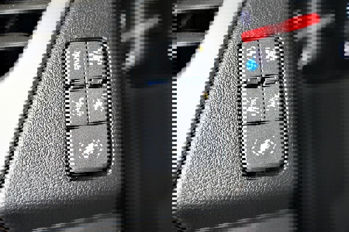 Used 2016 Chevrolet Suburban LTZ image 39