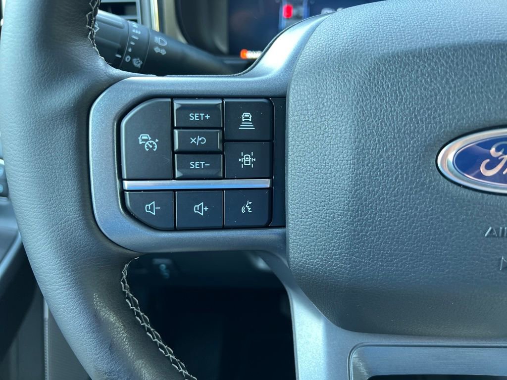 New 2026 Ford F350 Lariat w/ Black Appearance Package image 17