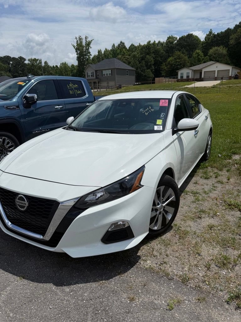 Used 2022 Nissan Altima 2.5 S FWD image 2