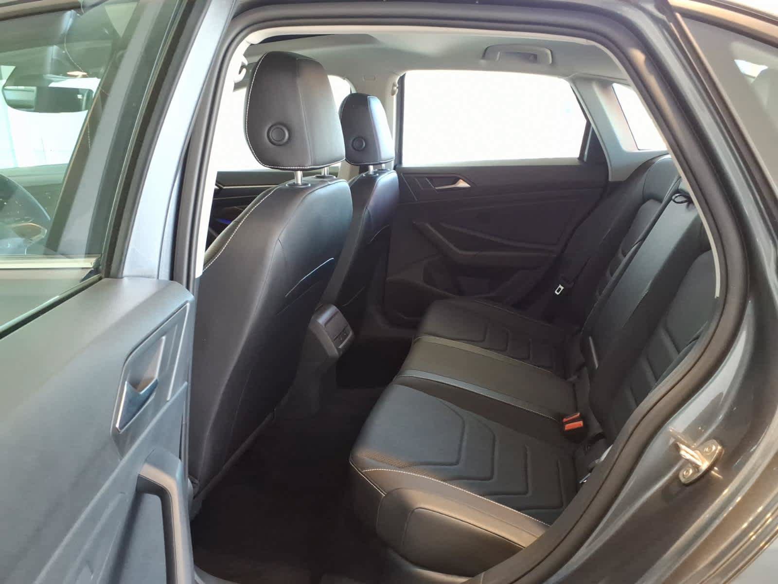 Used 2023 Volkswagen Jetta SEL FWD image 12