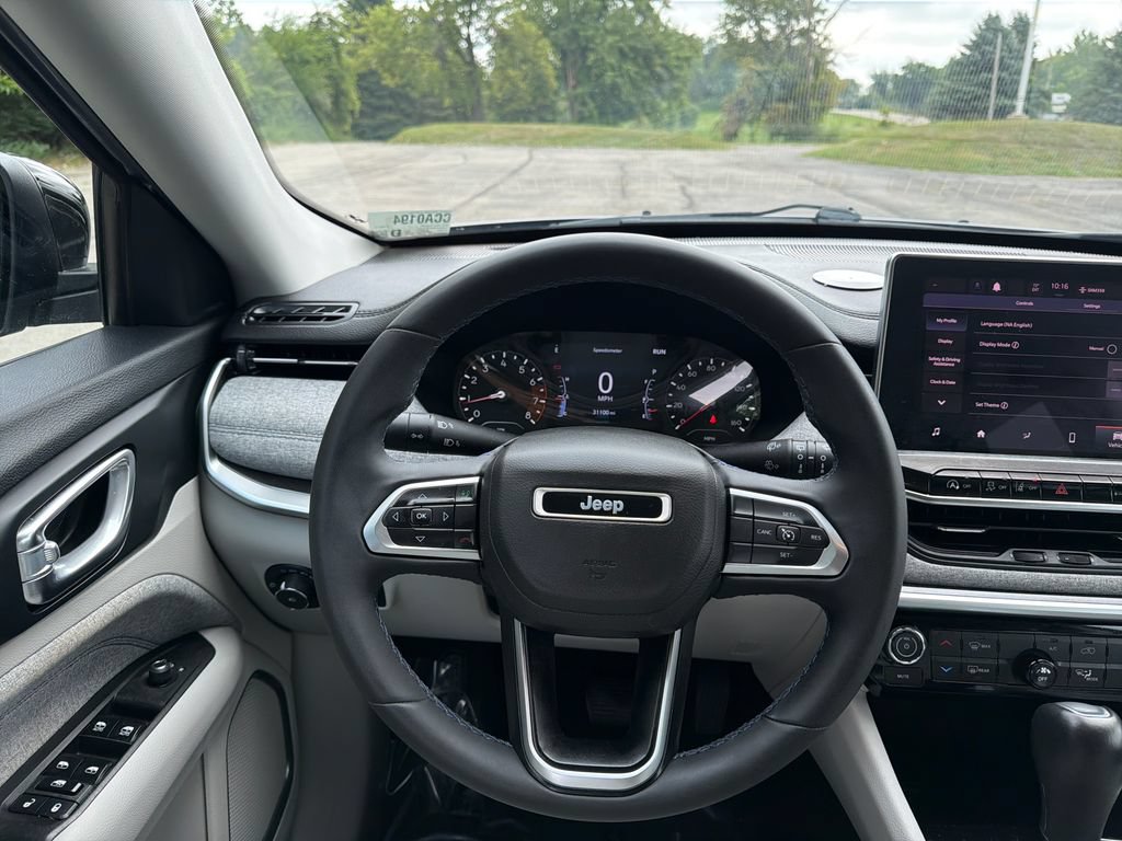 Used 2022 Jeep Compass Latitude AWD/4WD image 26