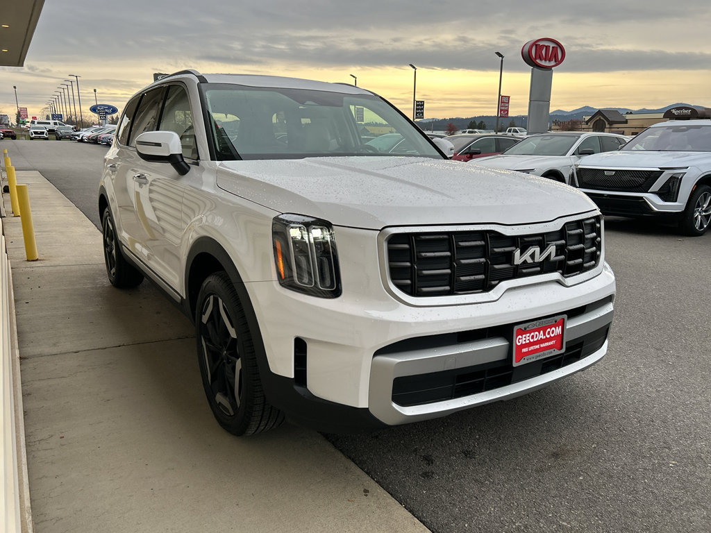 New 2025 Kia Telluride S image 3