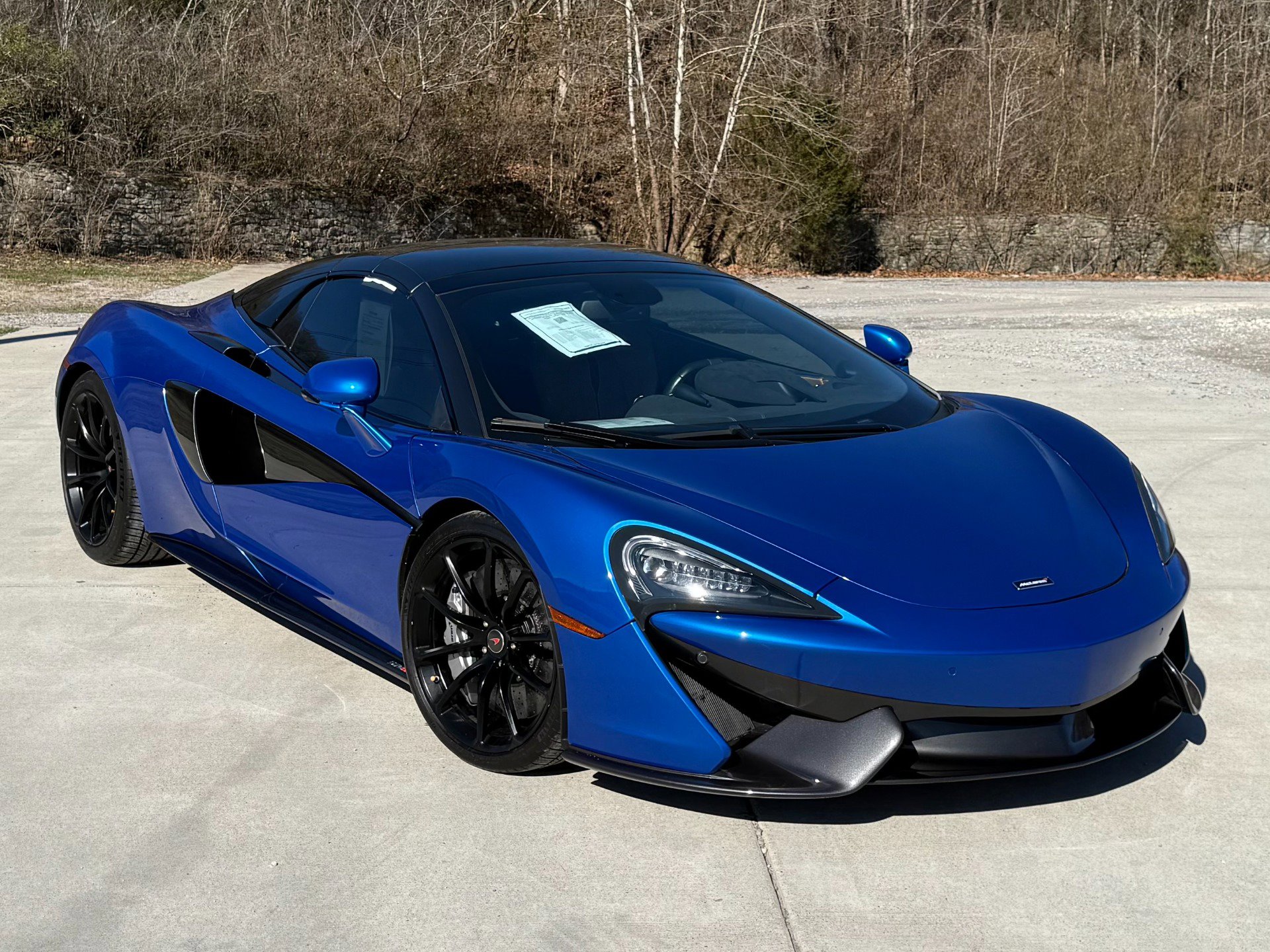 Used 2018 McLaren 570S Spider image 9