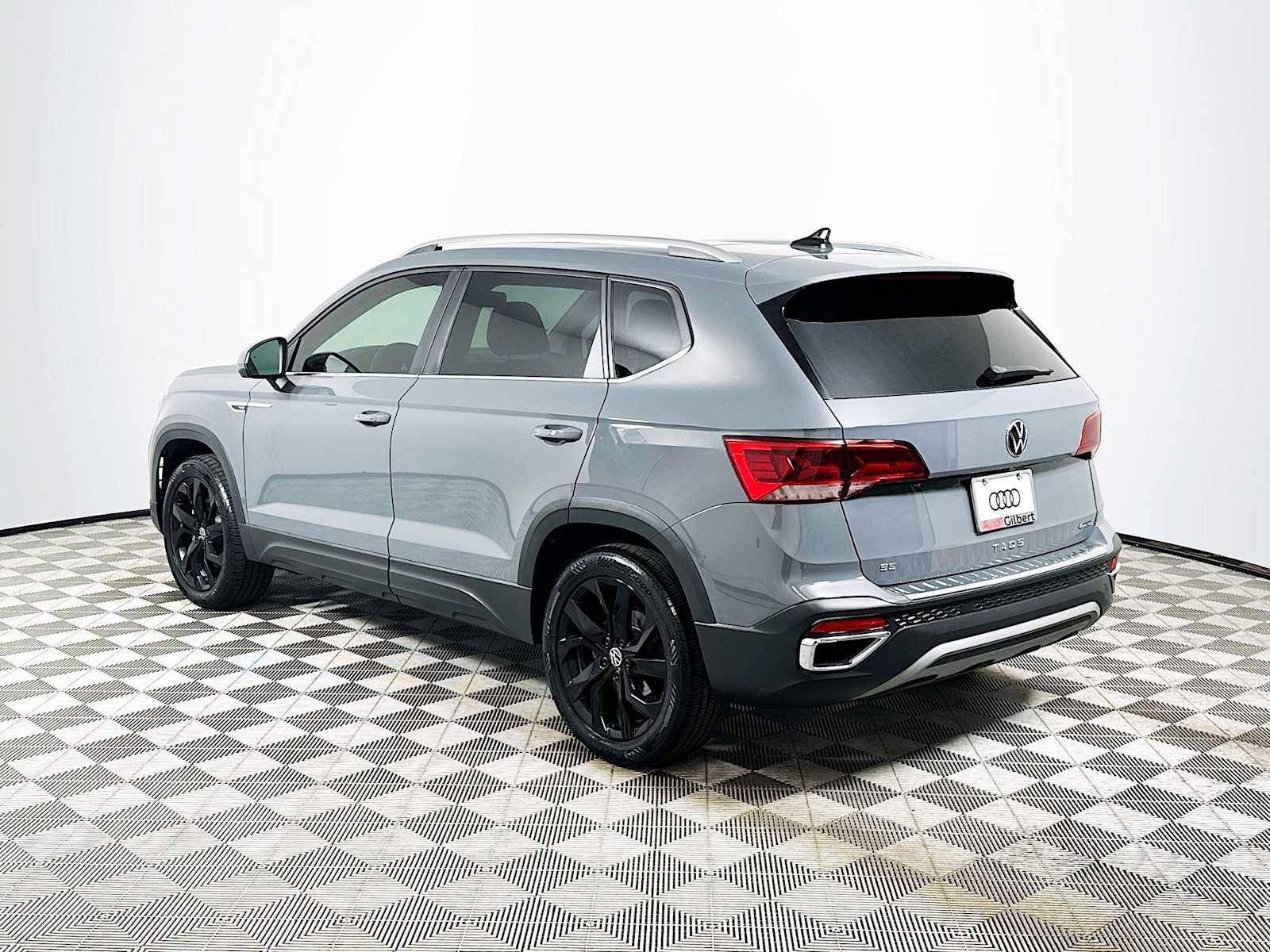 Used 2022 Volkswagen Taos SE w/ Panoramic Sunroof Package AWD/4WD image 5