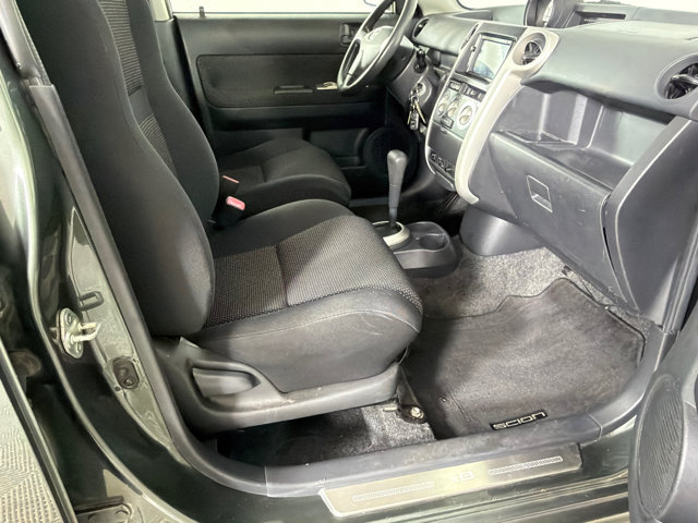 Used 2005 Scion xB FWD image 13