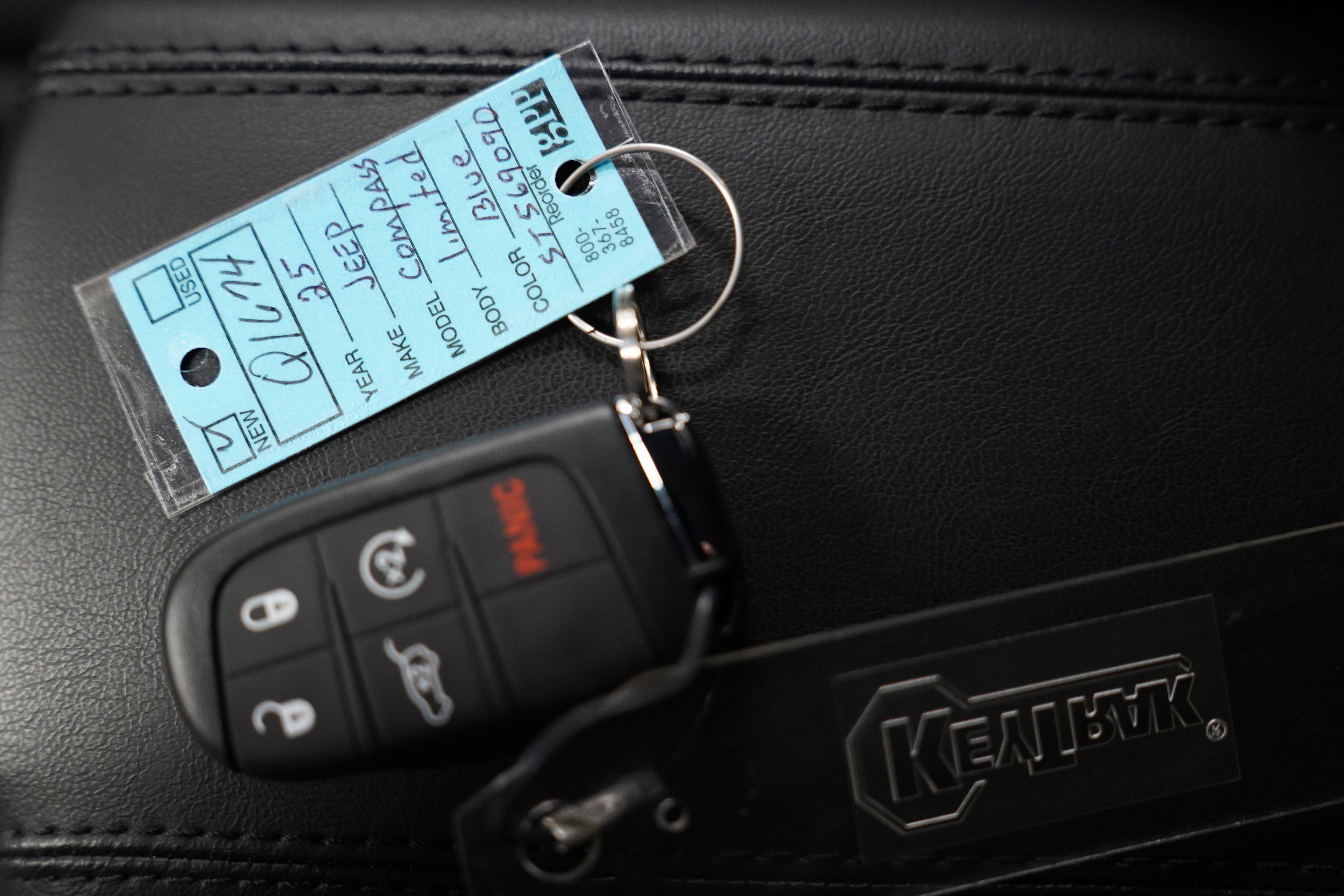 New 2025 Jeep Compass Limited w/ Elite Group image 30