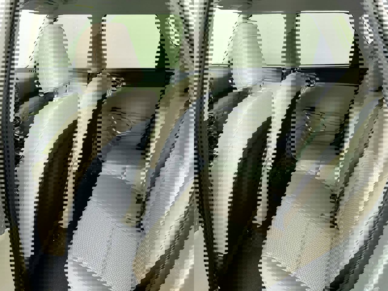 Certified 2025 Kia Soul LX w/ LX Technology Package FWD image 27