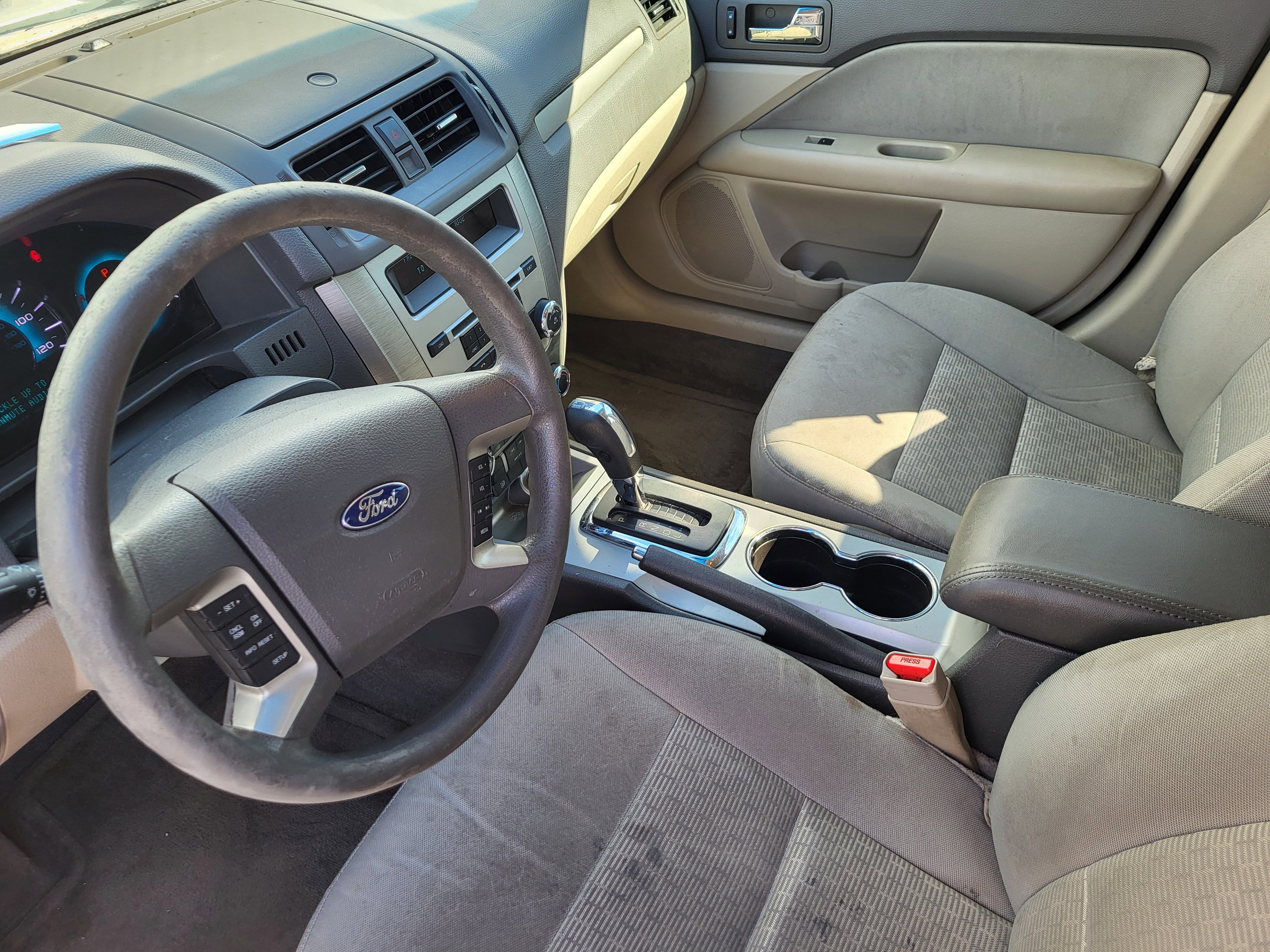 Used 2012 Ford Fusion SE image 12