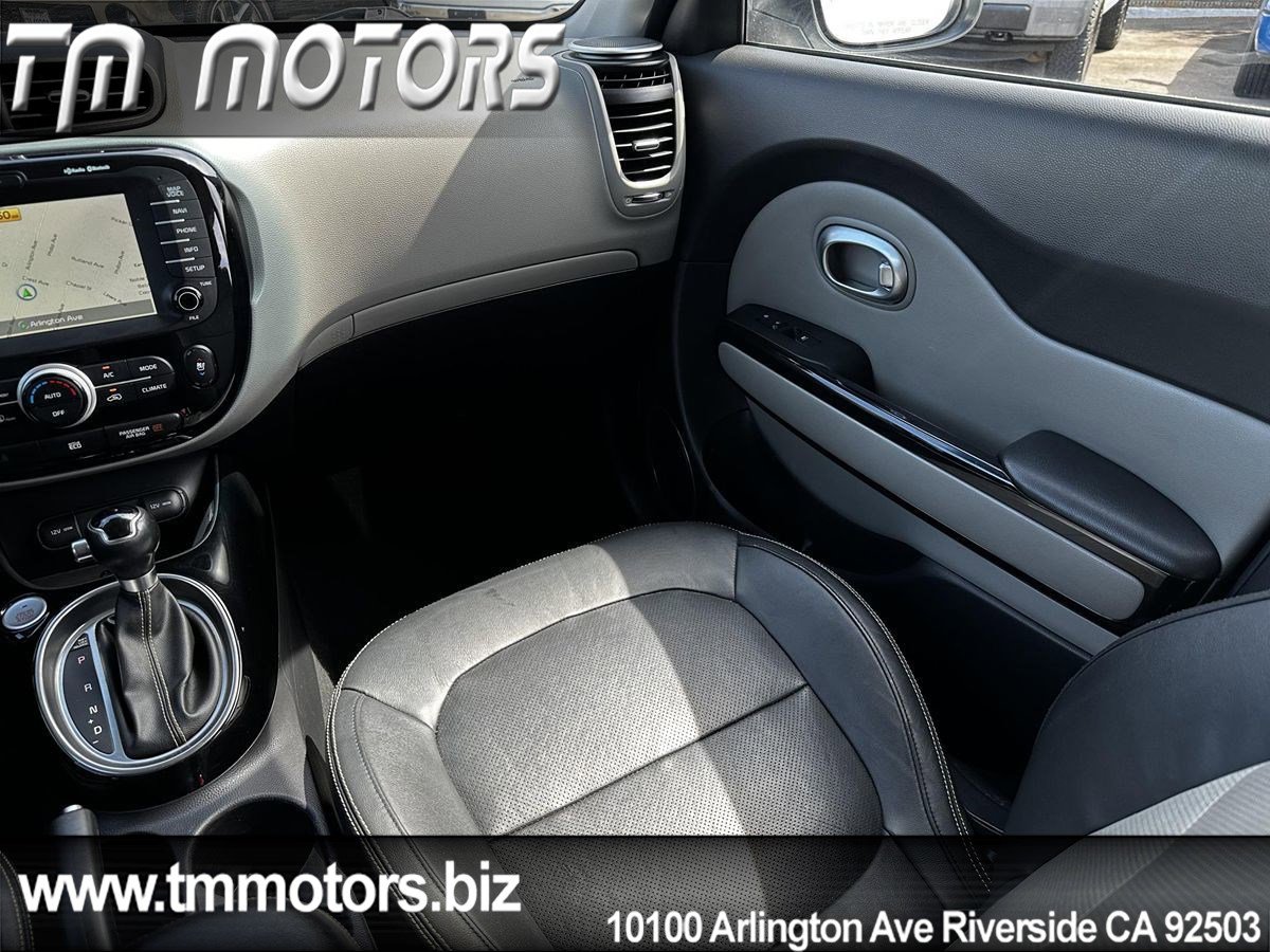 Used 2016 Kia Soul + w/ Primo Package image 12