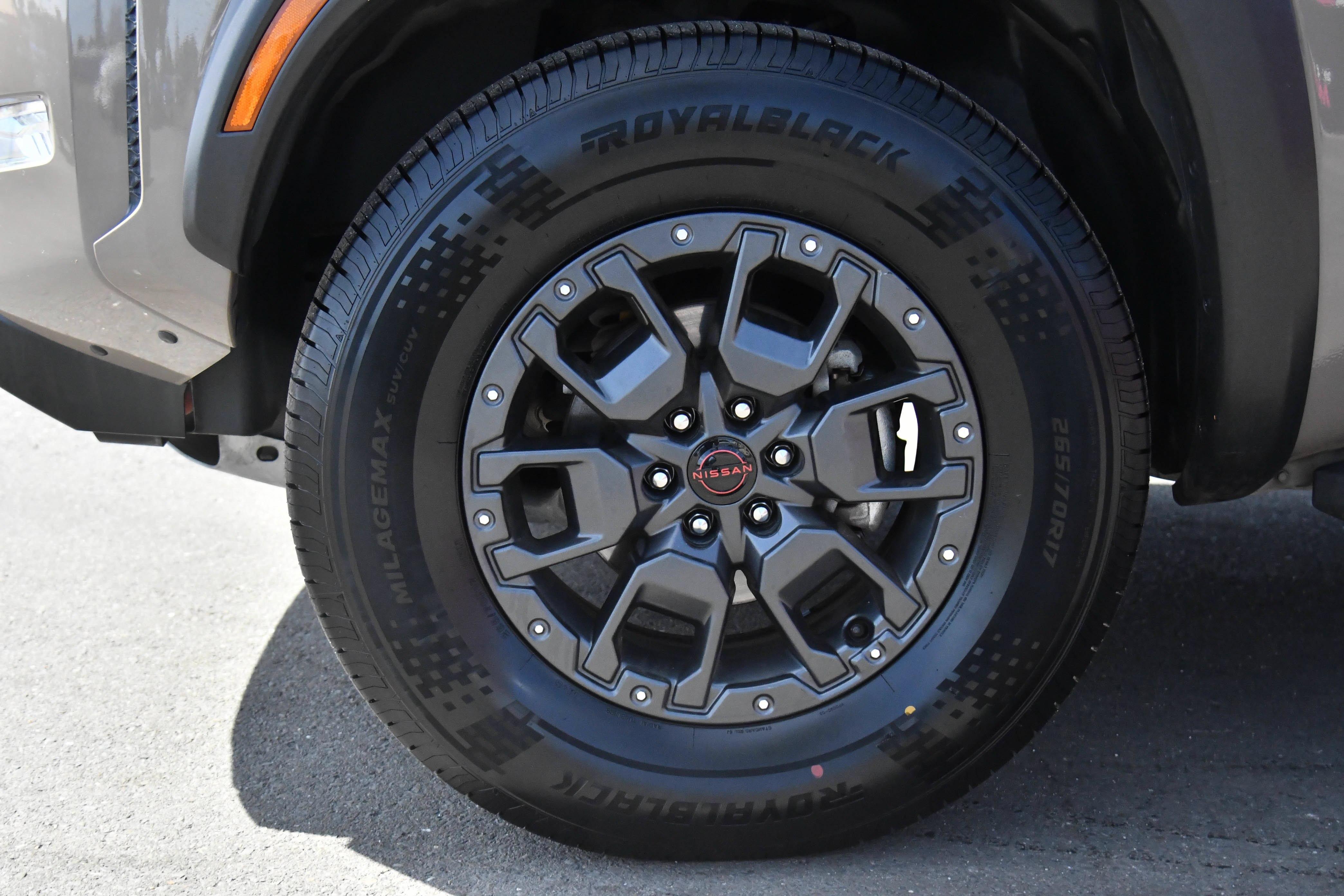 Used 2023 Nissan Frontier PRO-4X w/ Pro-4X Premium Package AWD/4WD image 12