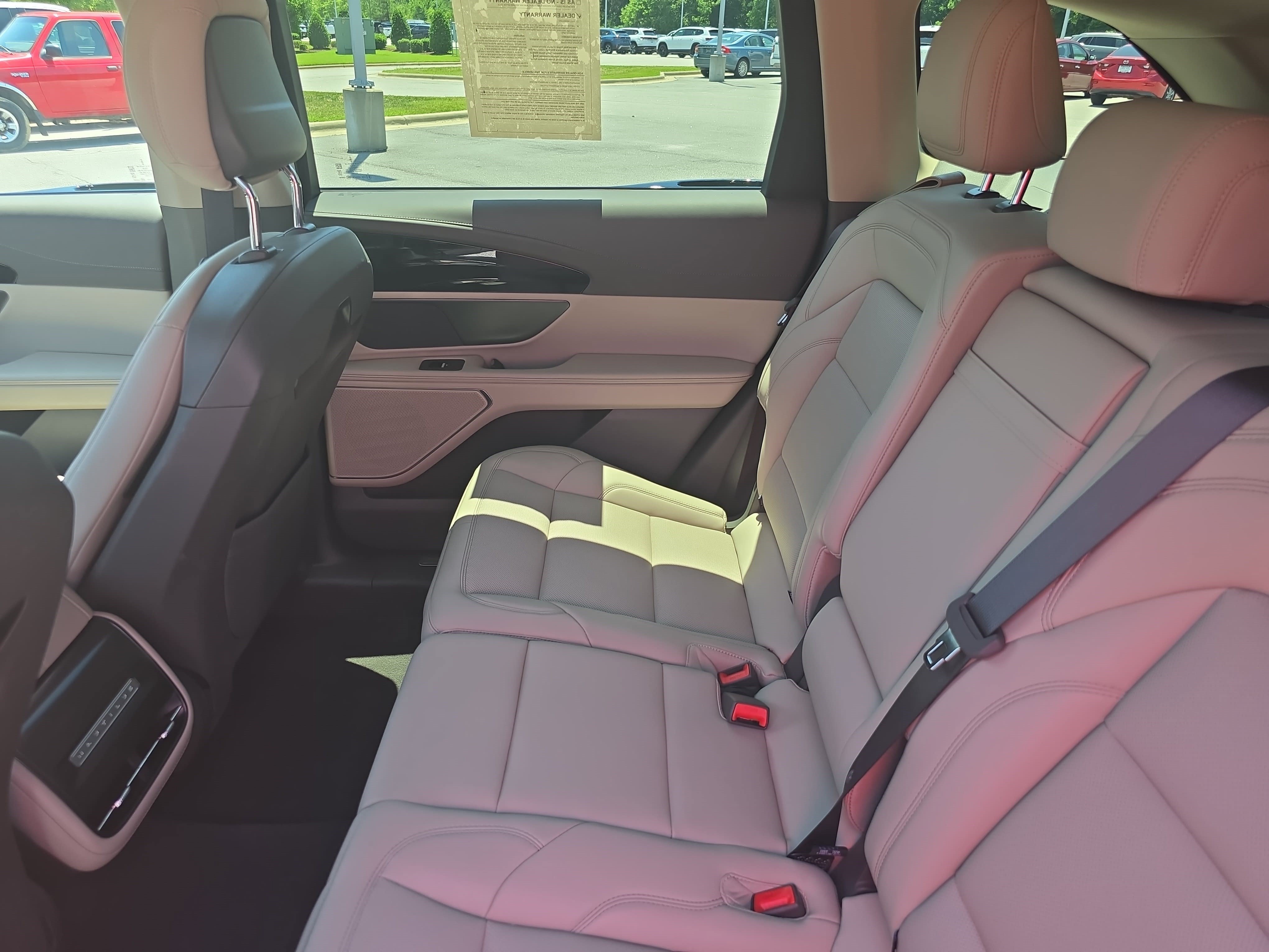 Certified 2025 Lincoln Nautilus Premier AWD/4WD image 13
