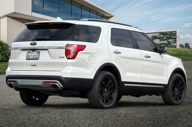 Used 2016 Ford Explorer Platinum AWD/4WD image 4
