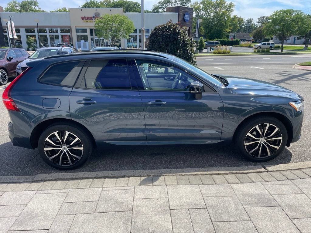 Used 2024 Volvo XC60 B5 Plus w/ Protection Package Premier AWD/4WD image 6