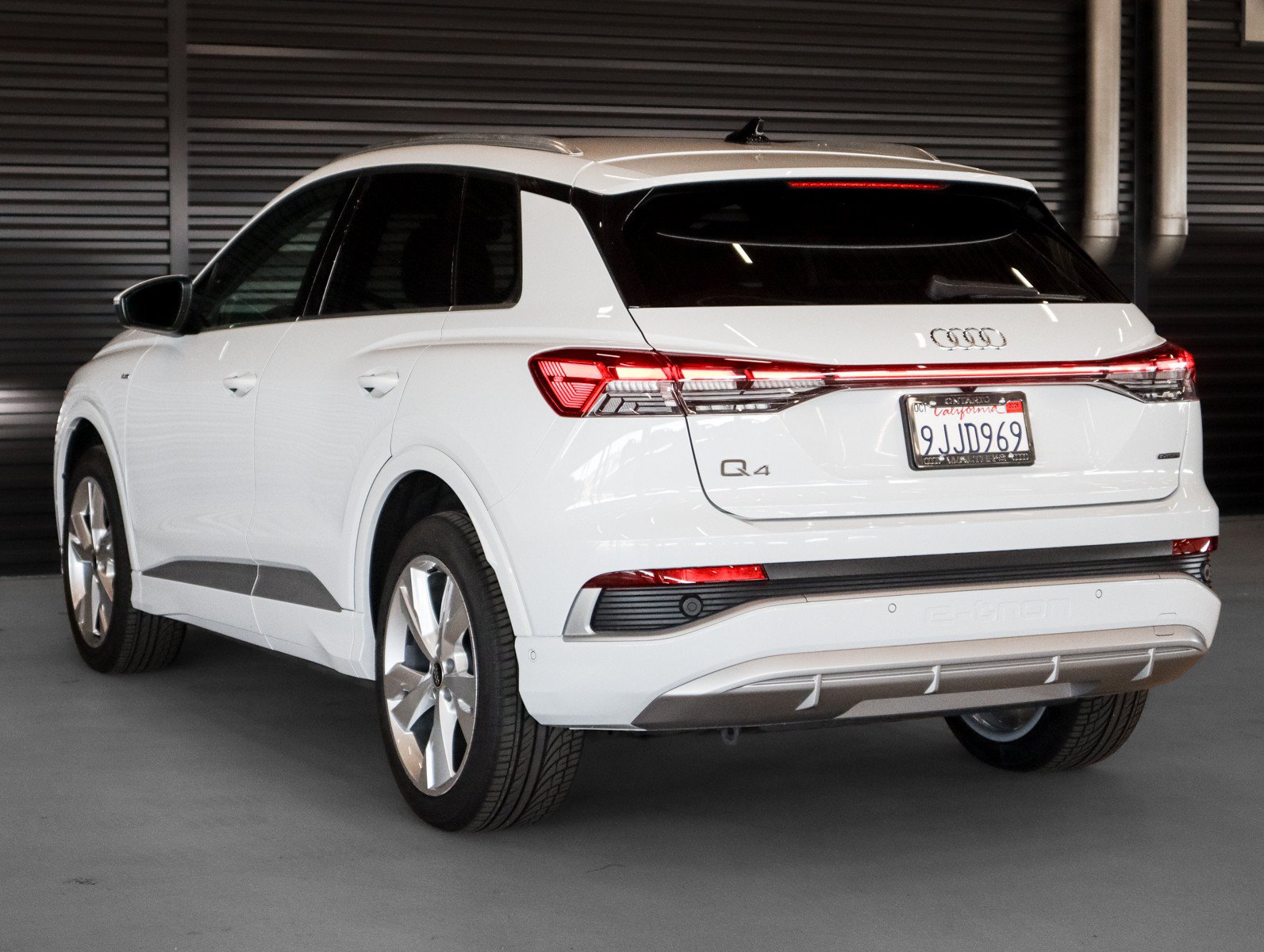 Used 2023 Audi Q4 e-tron Premium Plus AWD/4WD image 2