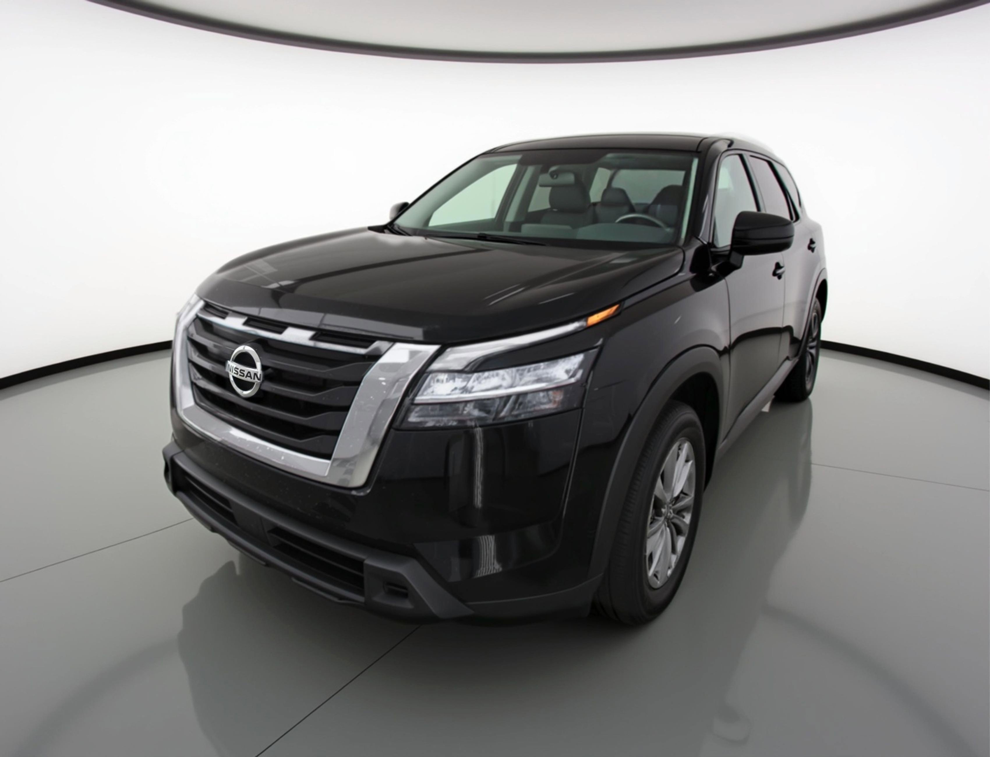 Used 2025 Nissan Pathfinder SV image 3