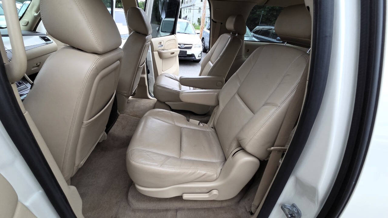 Used 2010 Cadillac Escalade ESV Luxury AWD/4WD image 32