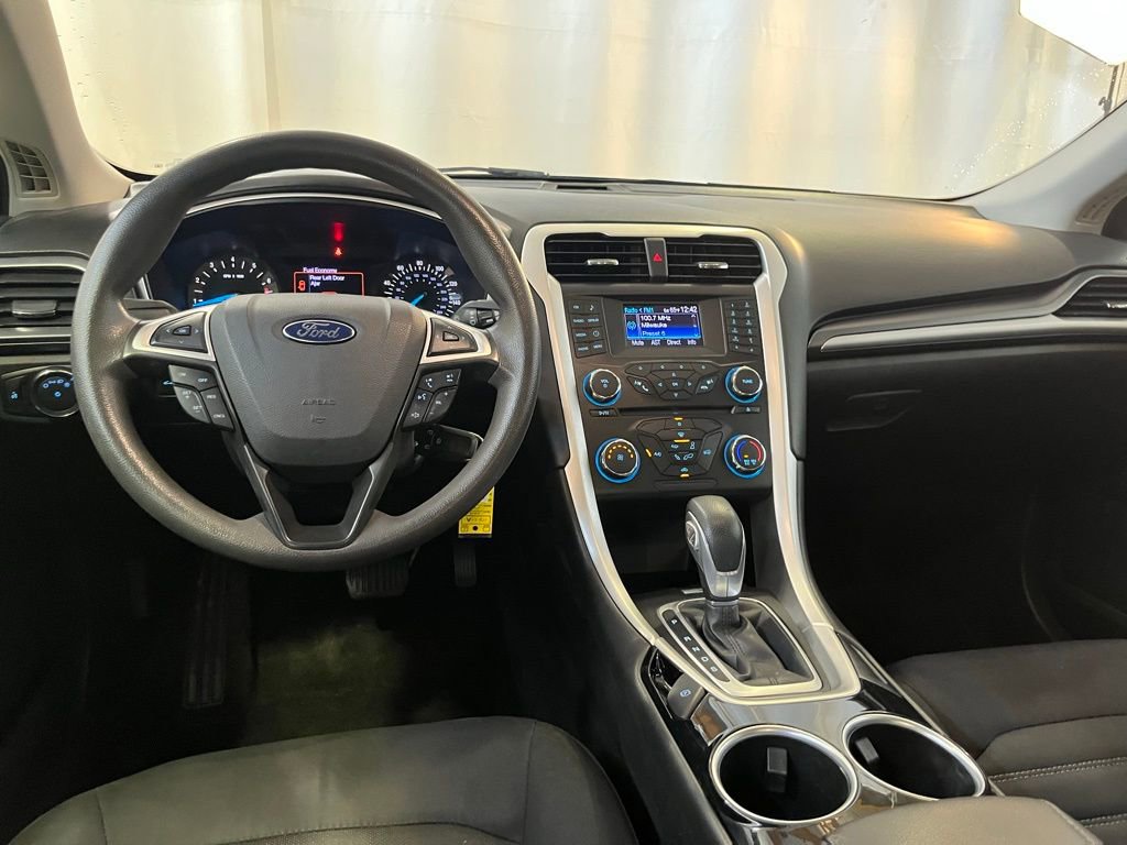 Used 2013 Ford Fusion SE FWD image 16
