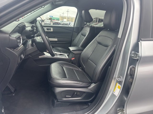 Used 2024 Ford Explorer Limited image 18