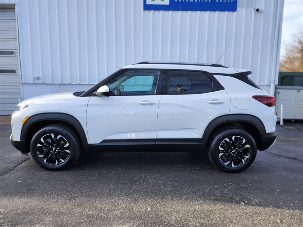 Used 2023 Chevrolet TrailBlazer LT image 2