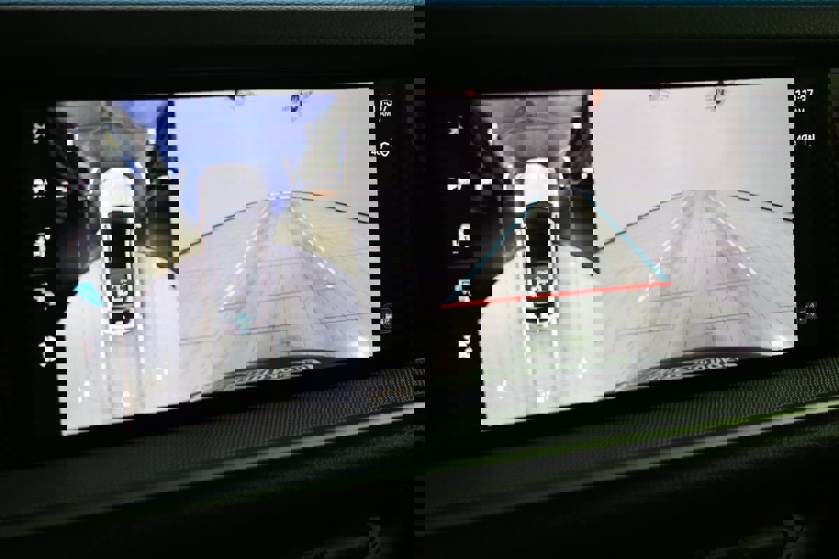 Used 2024 Porsche Cayenne Coupe image 7