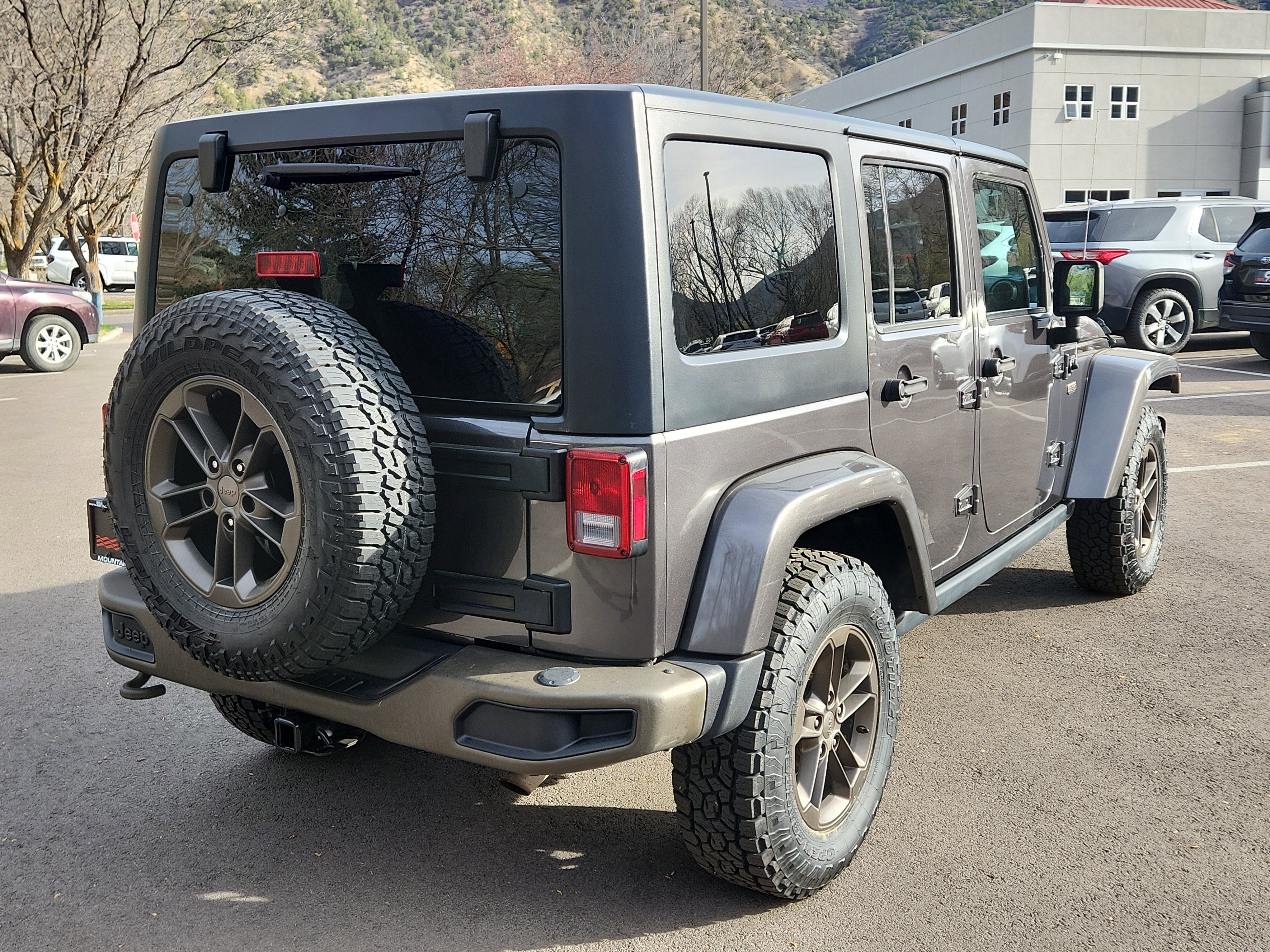 Used 2016 Jeep Wrangler Unlimited Sahara image 3