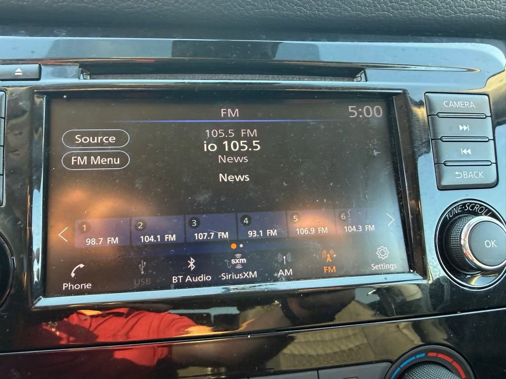 Used 2019 Nissan Rogue S w/ Special Edition Package FWD image 19