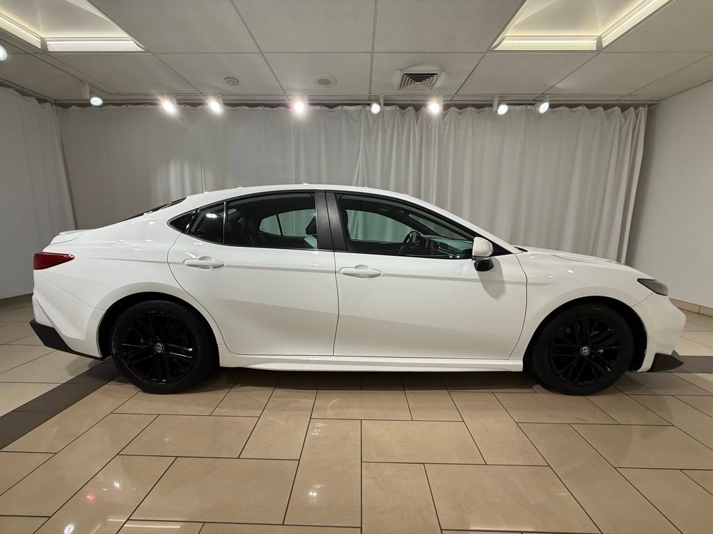 Certified 2025 Toyota Camry SE FWD image 6
