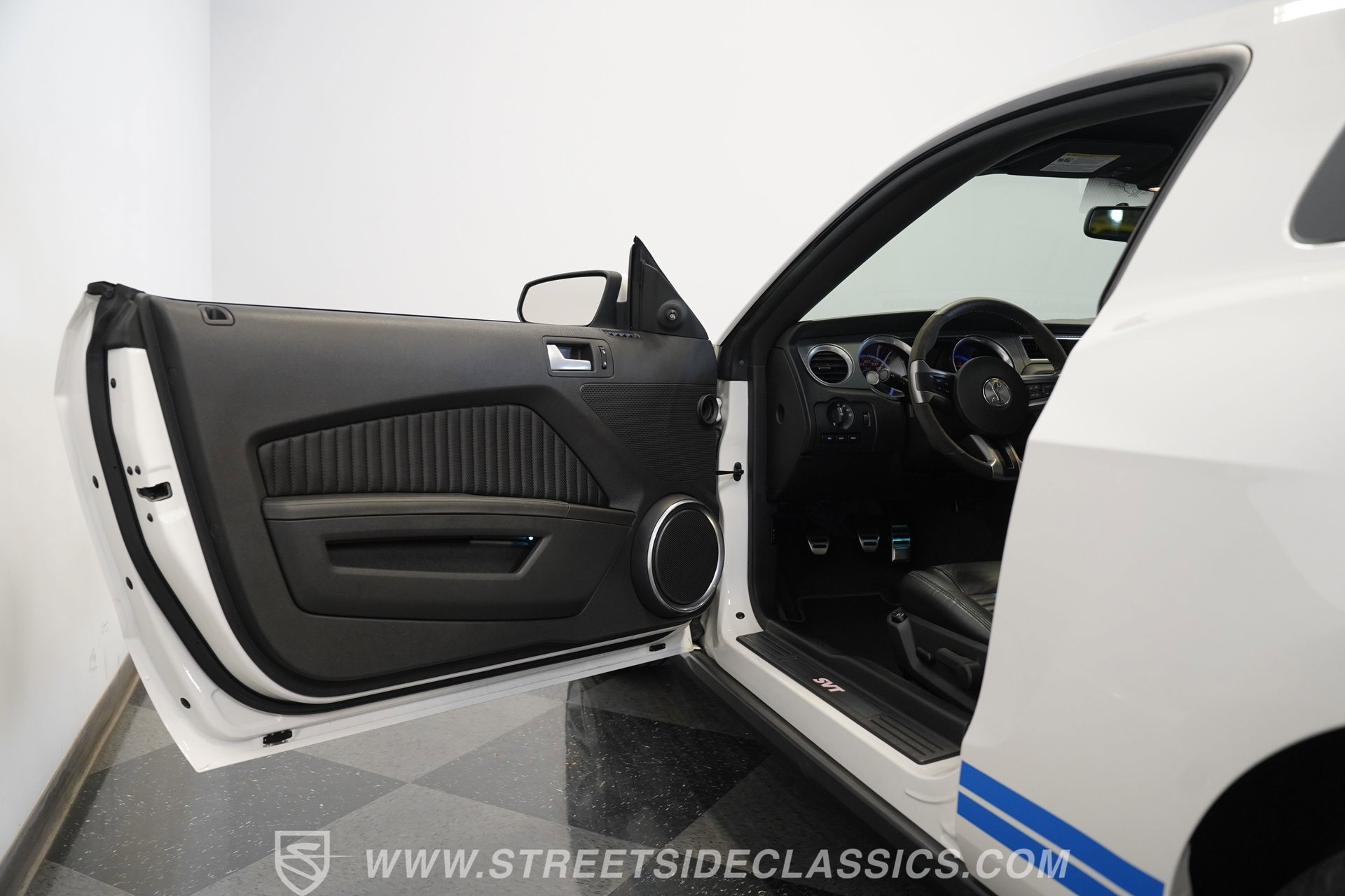 Used 2010 Ford Mustang Shelby GT500 image 35